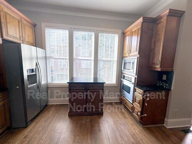 Building Photo - 3026 Eltham Pl