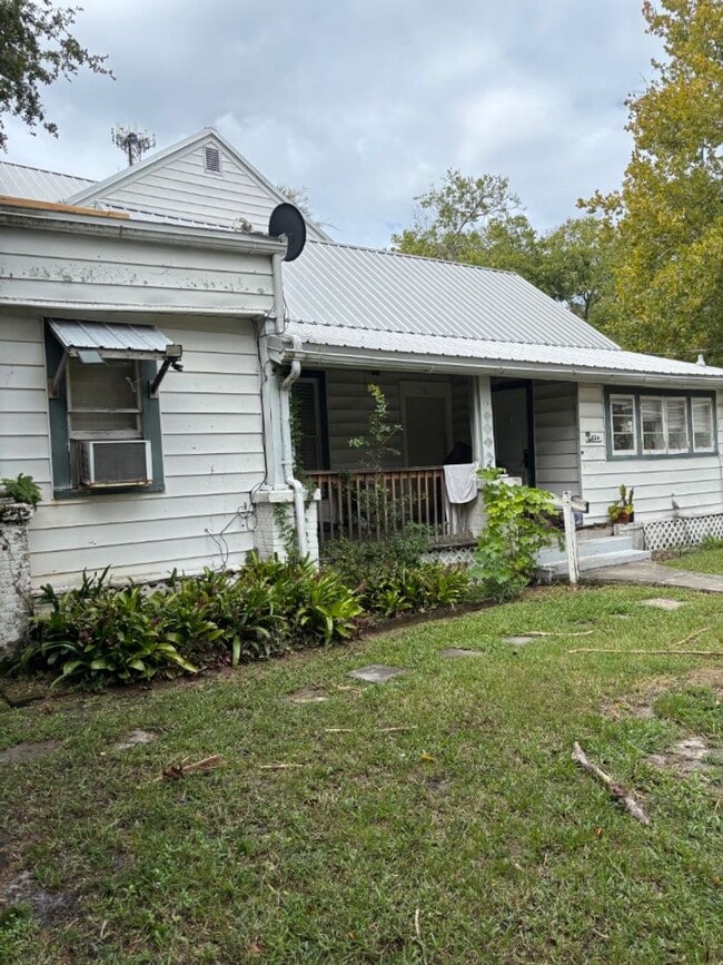 Building Photo - 324 N Orange St