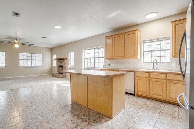 Building Photo - Country Living- Half Duplex-  3 Bed, 2 Bat...
