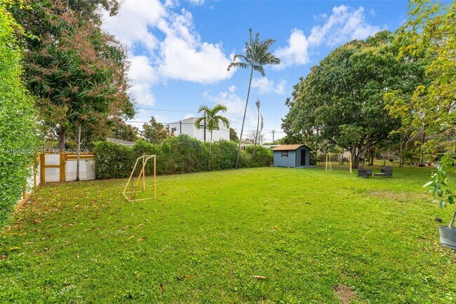 Building Photo - 149 Fern Way