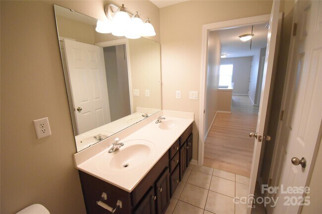 Building Photo - 3334 Crutchfield Pl