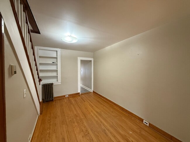 Building Photo - Charming 2 Bed w/ Parking | Steps from Latrobe Park — Locust Point!