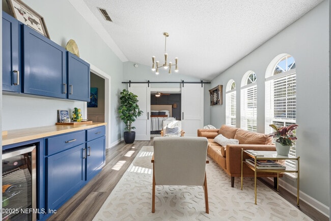 Building Photo - 2143 Lady Di Ln