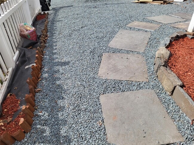 Building Photo - 83 W Main St