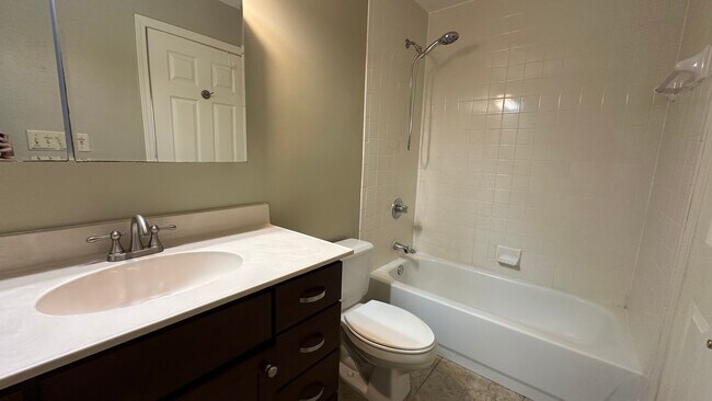 Building Photo - 200 Sandestin Ln