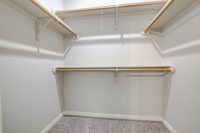 Building Photo - 1702 Singleton Ave