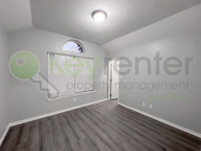 Building Photo - Gorgeous 4 bed/ 2 bath home in Sharyland Plantation (Mission, TX)