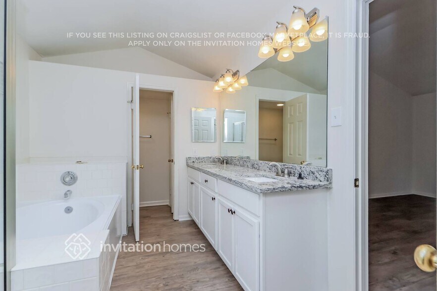 Building Photo - 14 E Trillium Cir