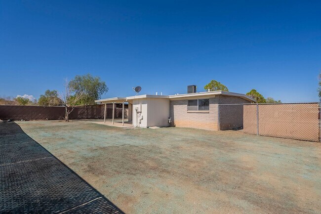 Building Photo - Cozy East Tucson 3-Bedroom with Private Ya...