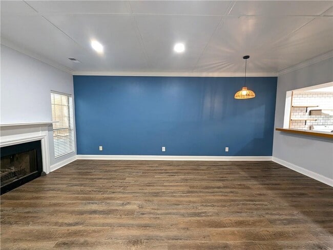 Building Photo - 906 Wedgewood Way