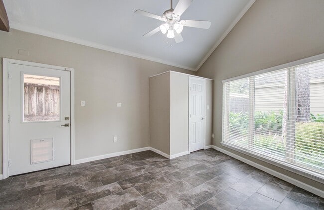 Building Photo - 12625 Memorial Dr