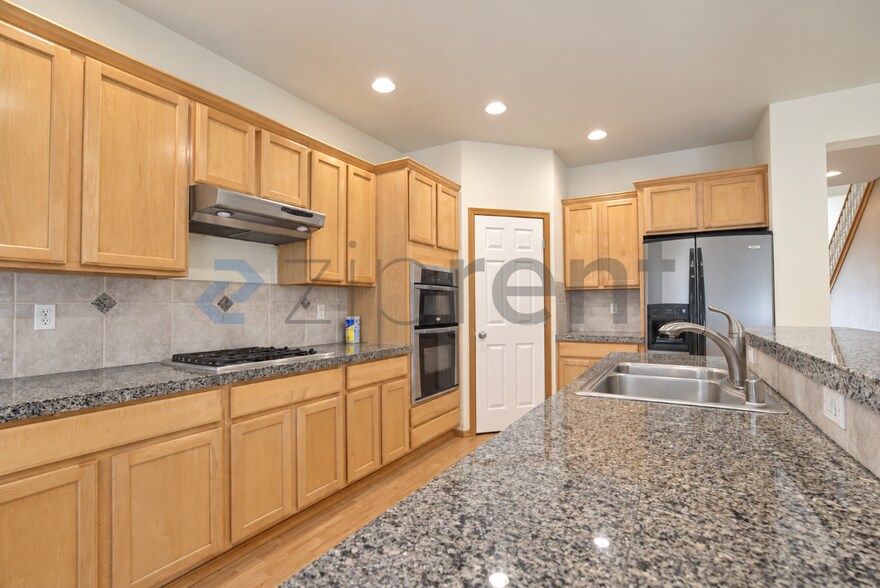 Building Photo - Unit N/A