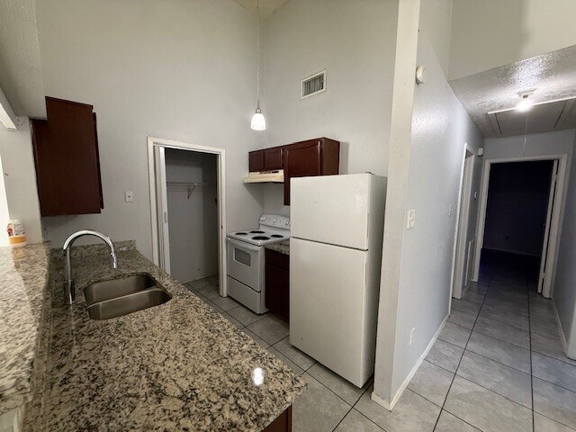 Building Photo - 22106 Moss Falls Ln