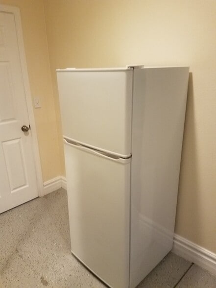 Building Photo - 521 Island Breeze Ln