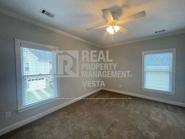 Building Photo - 435 New St