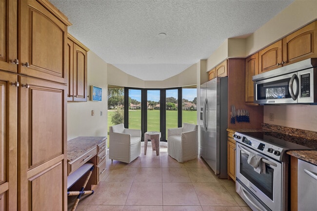 Building Photo - 16914 Waterbend Dr