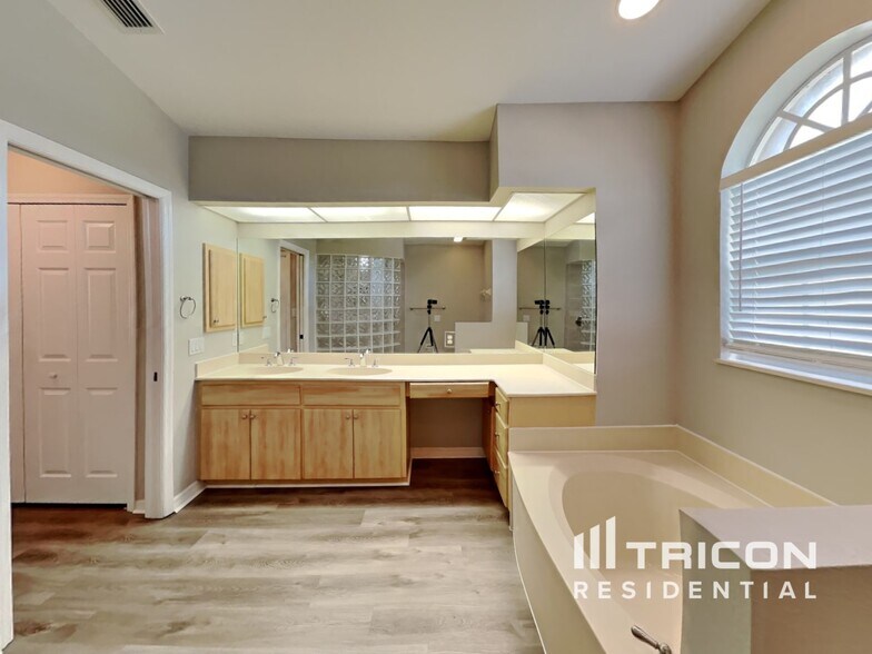 Building Photo - 26060 Concepcion Dr