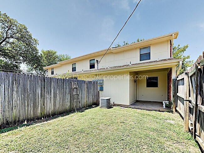 Building Photo - 648 S Rogers Rd