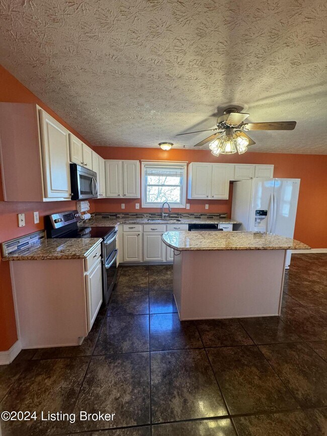 Building Photo - 14226 Academy Ridge Blvd