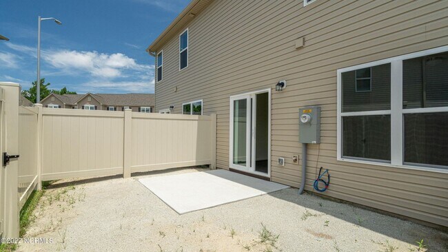 Building Photo - Townhome In BOYINGTON PLACE!