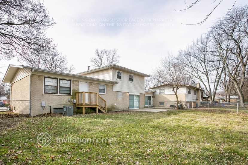 Building Photo - 1035 Iowa St