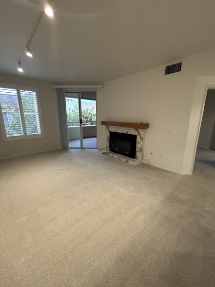 Building Photo - 1301 Cabrillo Ave