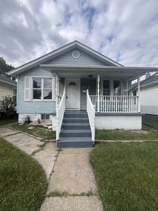 Building Photo - 2471 Center St