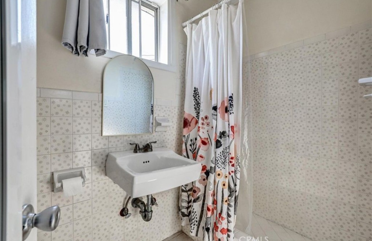 Building Photo - 10337 Garfield Ave