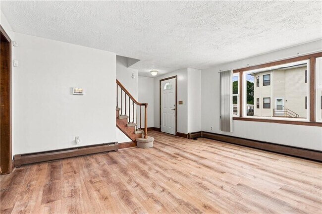 Building Photo - 23 Amory St