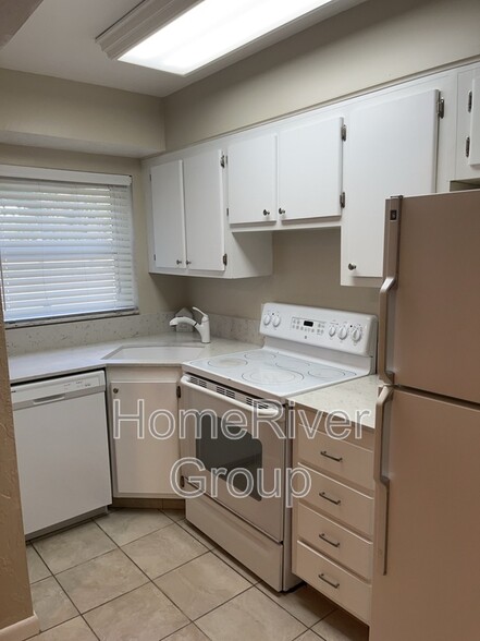 Building Photo - 3907 Del Prado Blvd S