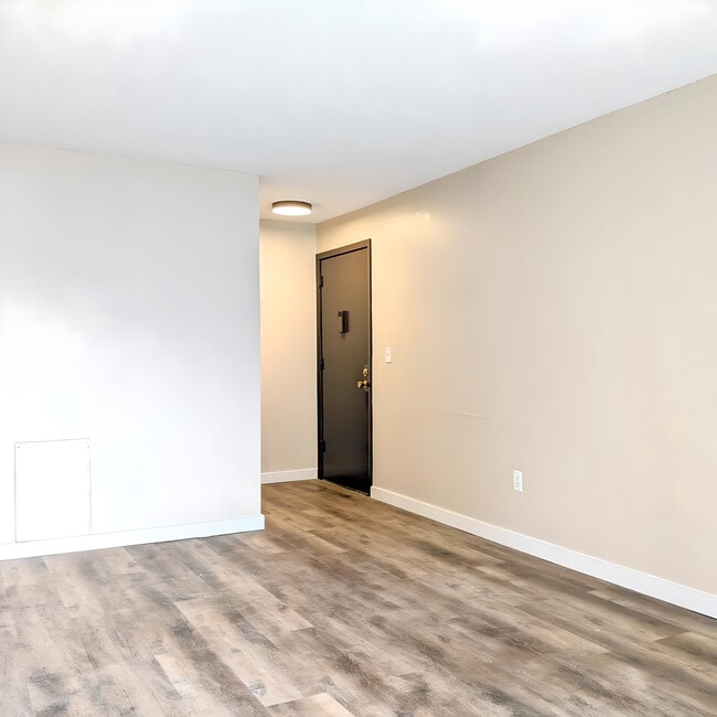Interior Photo - Magnolia