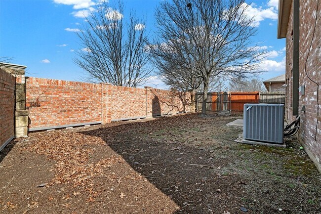 Building Photo - 10876 Rankin Dr