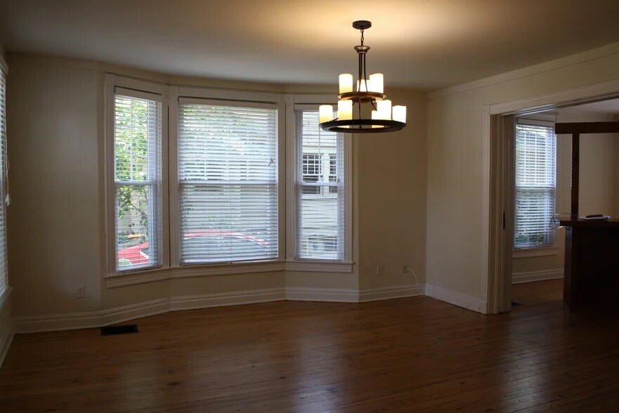 Building Photo - 440 E 2nd St