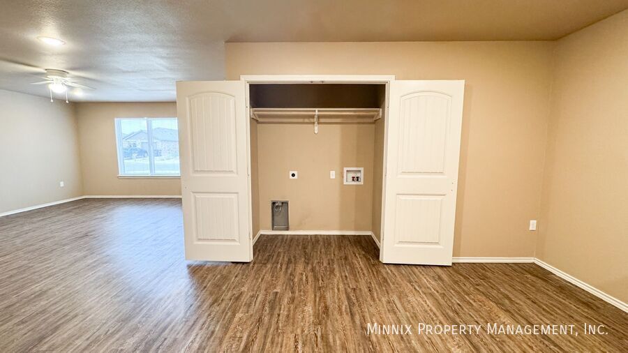 Building Photo - 2419 N Ave O