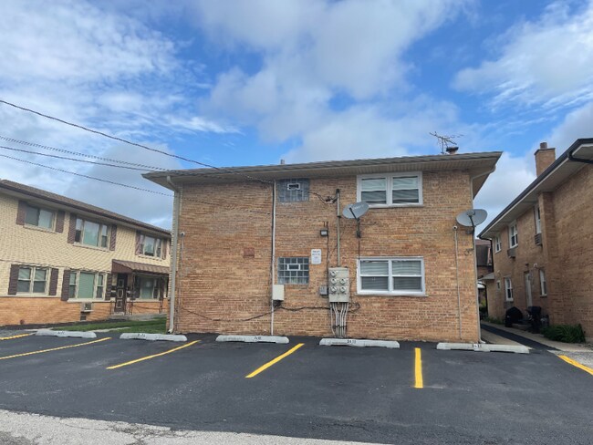Building Photo - 3611 W 120th St