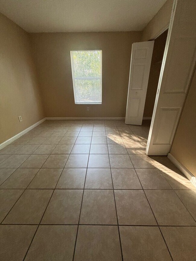 Building Photo - 35 Brunswick Ln