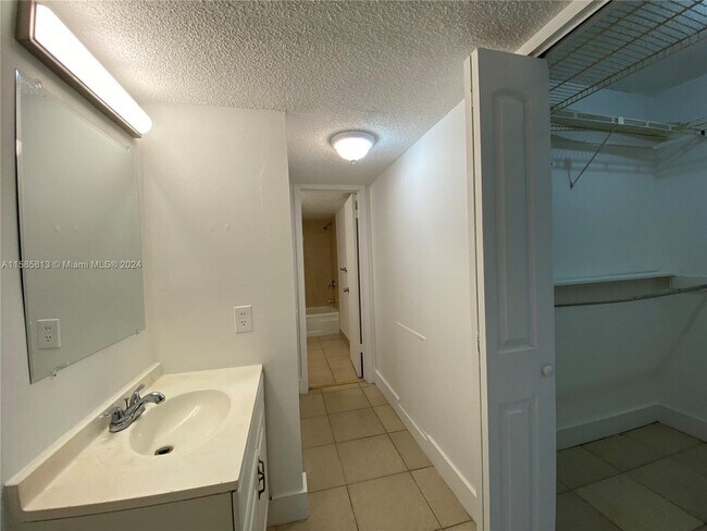 Building Photo - 2017 NW 46th Ave