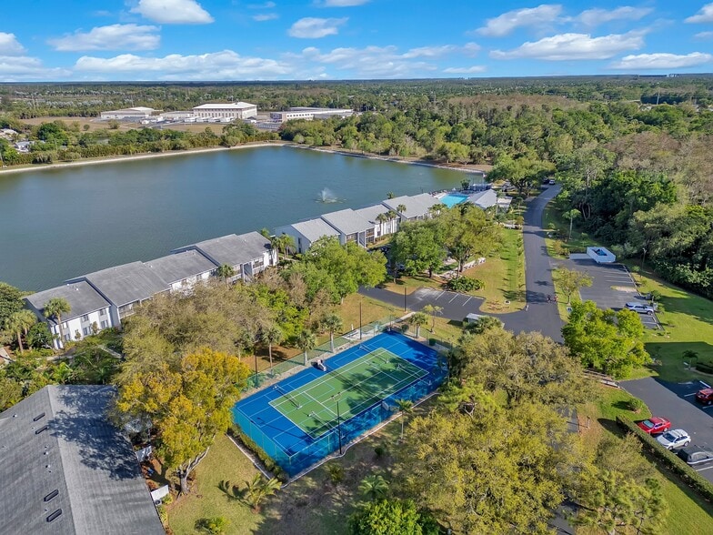 Building Photo - 9610 Green Cypress Ln