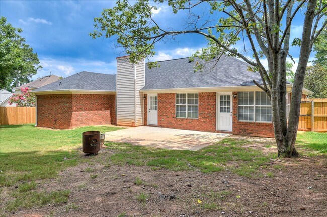 Building Photo - 1094 Maple Ridge Ct