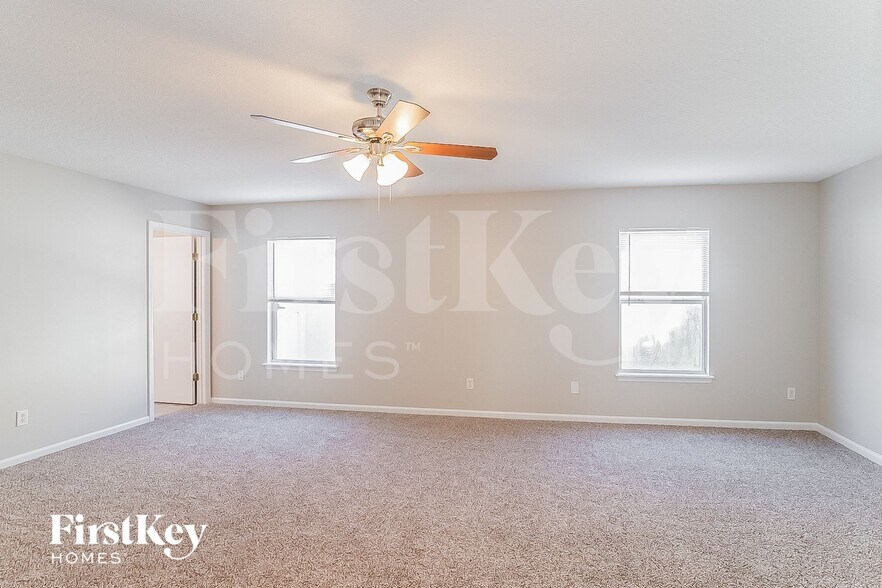 Building Photo - 1479 Dunns Lake Dr E