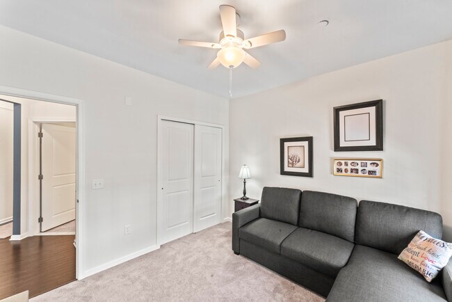 Building Photo - 818 Center Meadow Ln