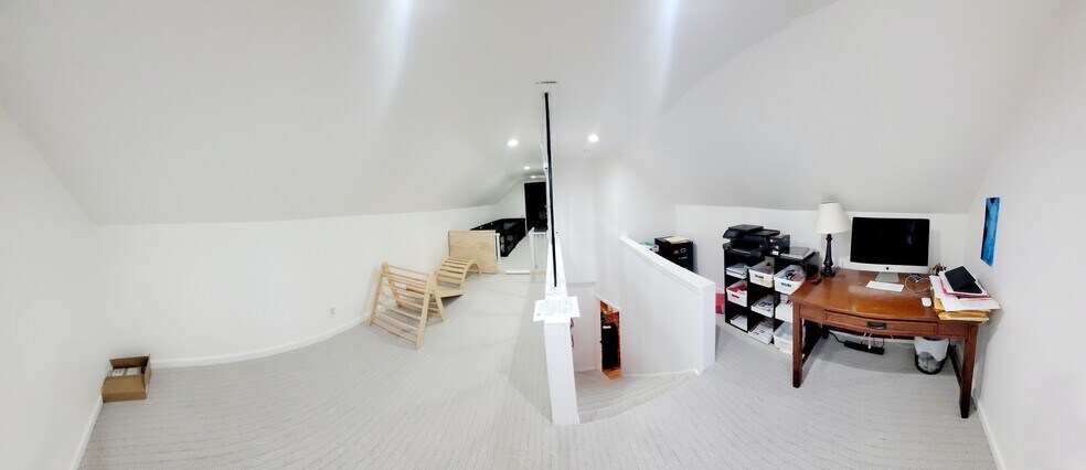 2nd floor office space - 1100 Orchard Park Rd