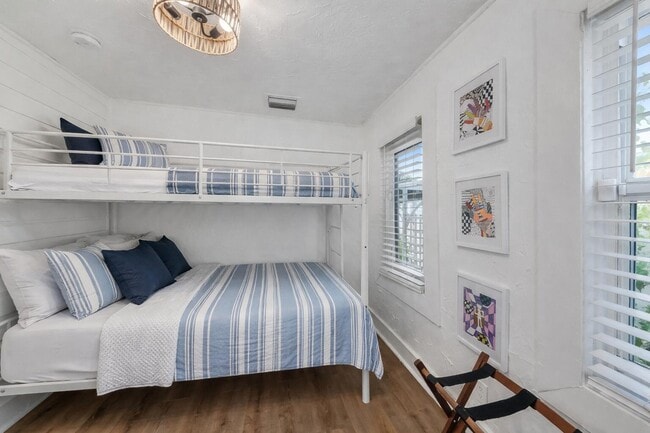 Building Photo - 308 SW 1st St