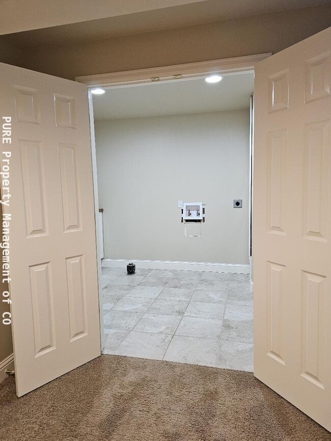 Building Photo - 2-story home with finished basement! 2-car garage!