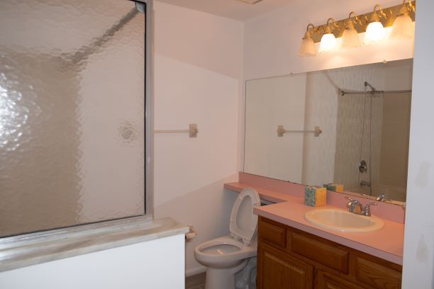 Full Bath - 404 Oswego Ct