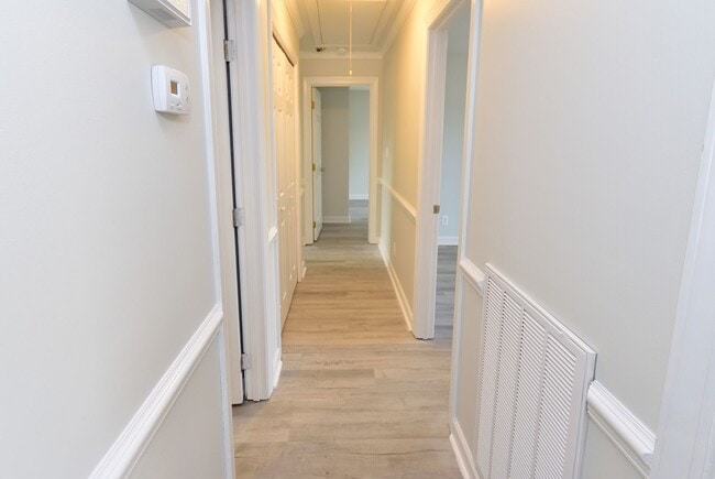 Building Photo - 505 E Birchwood Dr