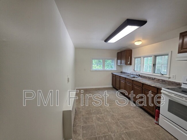 Building Photo - 24 Deer Run Dr