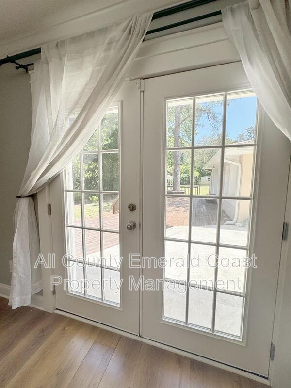 Building Photo - 847 Kell Aire Dr