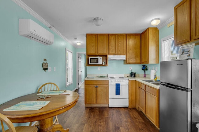 Building Photo - 171 Paradise Ave