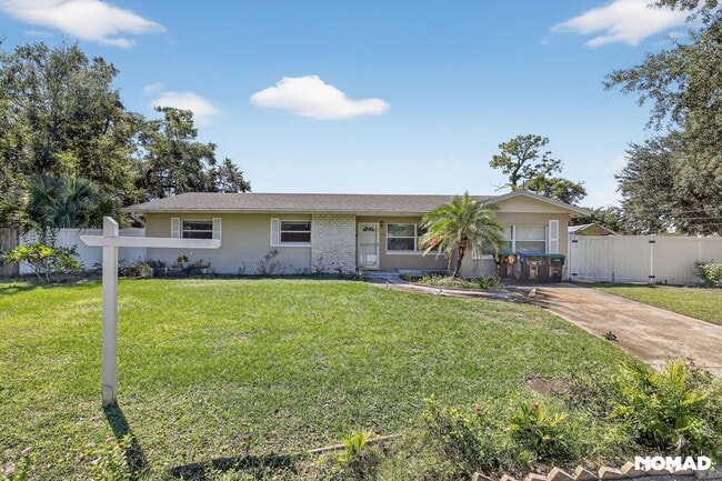 Building Photo - 5300 Locksley Ave